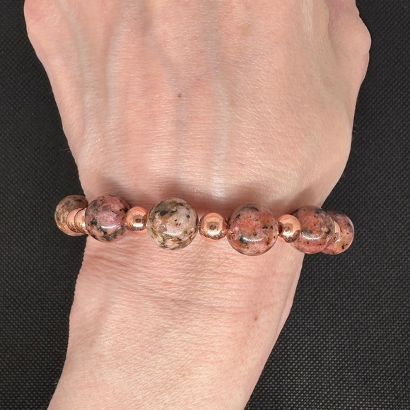 Rhodonite bracelet with rise gold tone color handmade stretchy - Picture 3 of 8